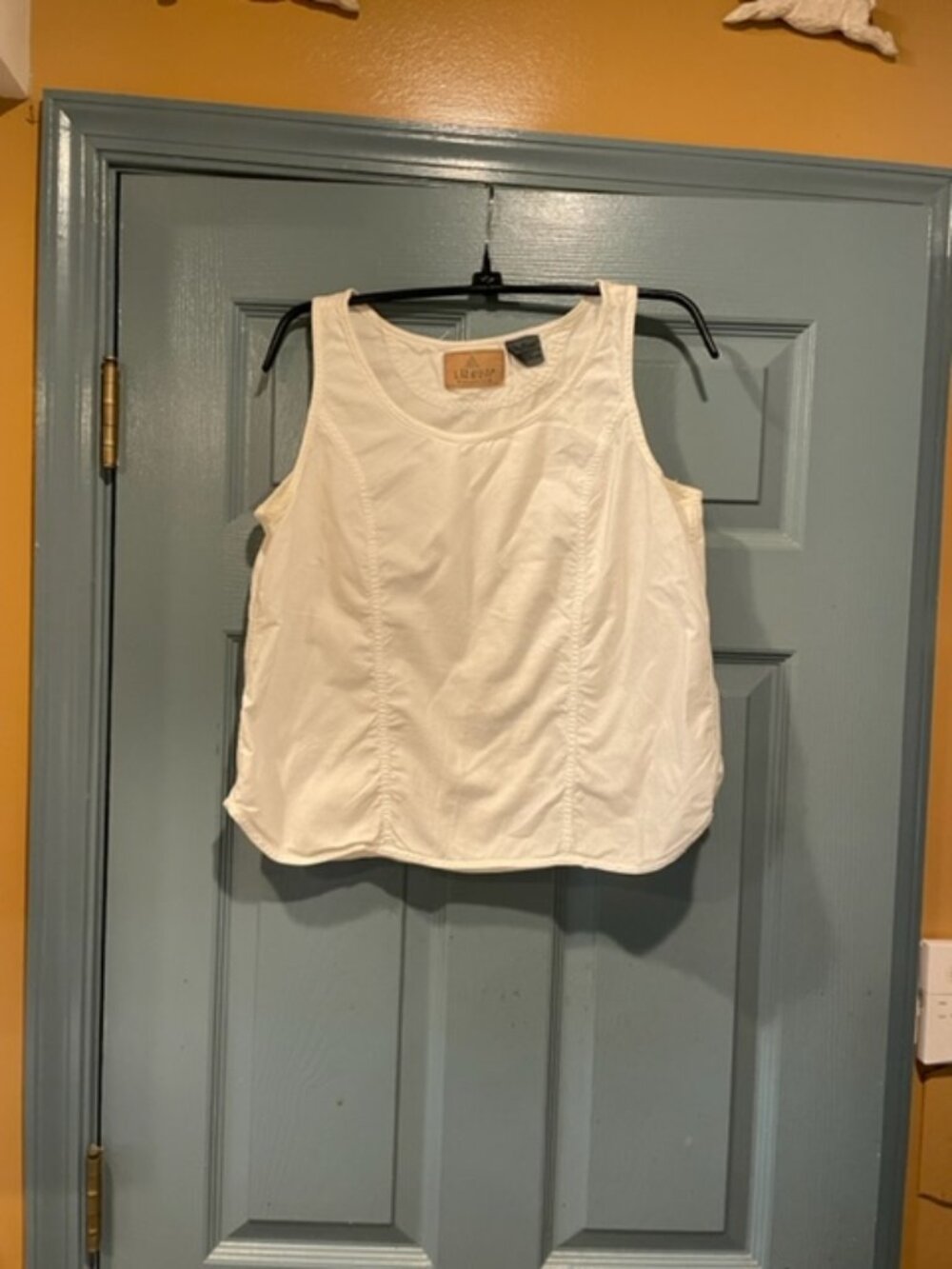 Liz Wear circa 80s white sleeveless top. M, cotton, worn once